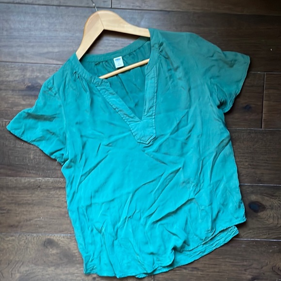 Green old navy blouse - Picture 1 of 3